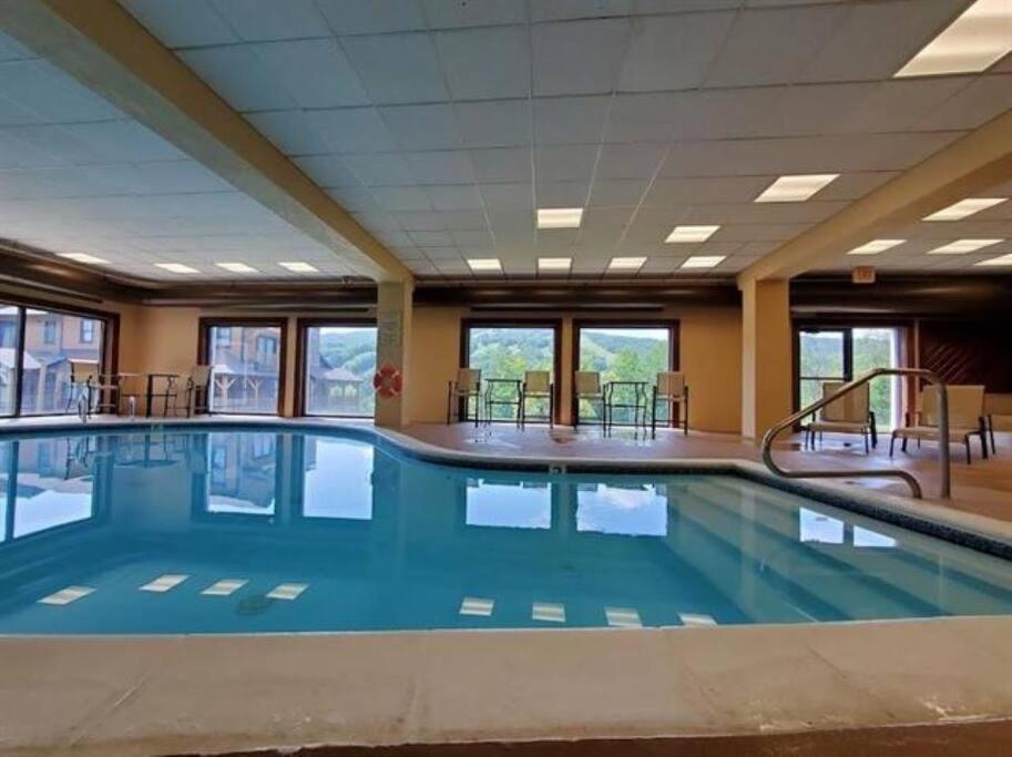 Mt Snow Condo With Pool Mountain Views Half Mile To Mtn Dover Exterior foto