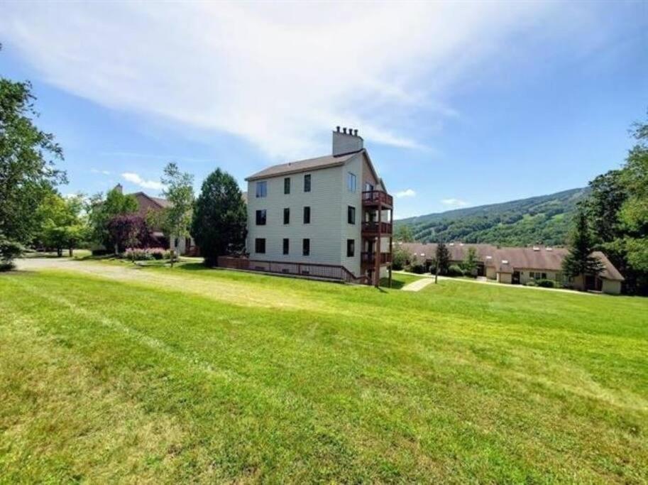 Mt Snow Condo With Pool Mountain Views Half Mile To Mtn Dover Exterior foto